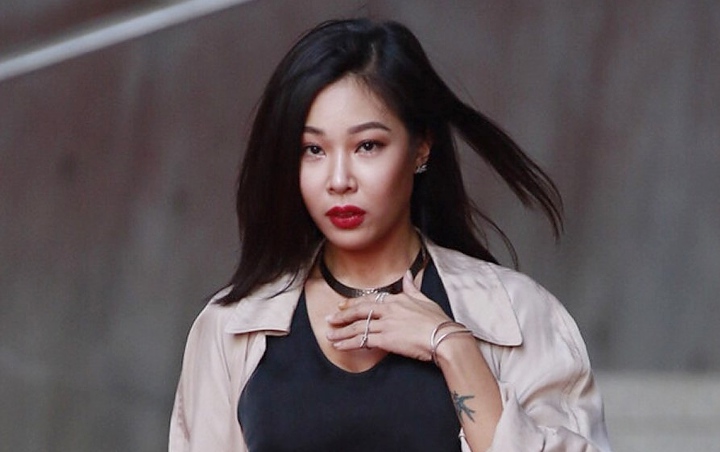Jadi Kontroversi, Jessi Tak Terima Dibilang Cuma Pakai Celana Dalam di Bandara