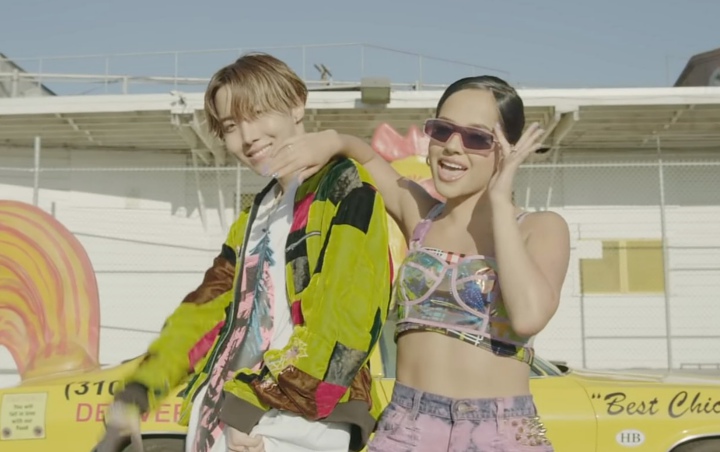 Lagu Kolaborasi J-Hope dan Becky G Rilis Sampai Jadi Trending, Fans Bingung Lihat Viewers MV