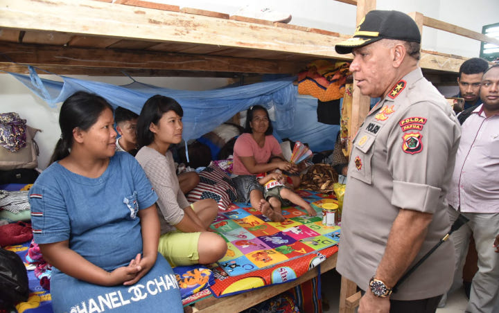 Ratusan Warga Asal Sumut Di Wamena Masih Tinggal Di Pengungsian