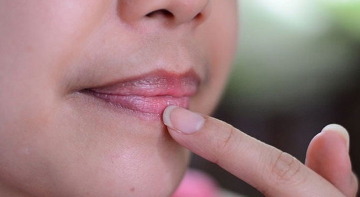 Punya Bibir Berwarna Gelap? Cerahkan dengan Mudah Menggunakan Minyak Zaitun