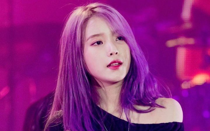 IU Ubah Lirik 'Red Queen' Di Konser Solo Untuk Beri Penghormatan Pada Sulli