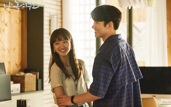 Ji Chang Wook - Won Jin Ah Cs Super Akrab di Lokasi 'Melting Me Softly', Chemistry Tuai Pujian