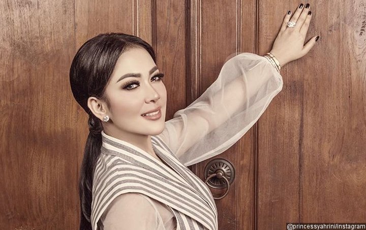 Syahrini Kembali Bikin Geger Usai Ketahuan Pakai Coat Cantik Seharga Rp 213 Juta