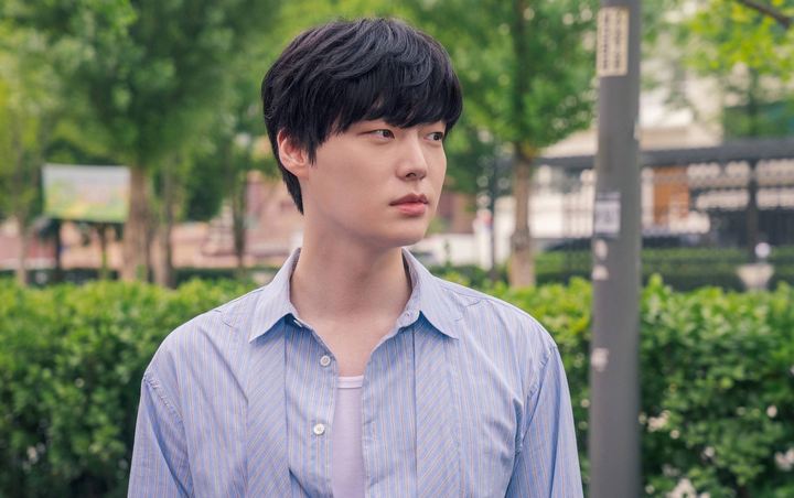 Ahn Jae Hyun Buang Air Besar di Teaser 'Love With Flaws', Bagian Tubuh Disensor Curi Fokus