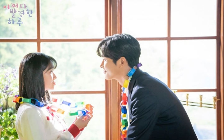 Ciuman Mesra Kim Hye Yoon dan Rowoon di Episode Terakhir 'Extraordinary You' Bikin Fans Bahagia