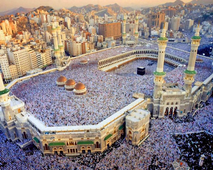 Pengunjung Dilarang Mengabadikan Megahnya Masjidil Haram Di Mekkah