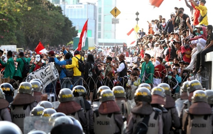 Siswa Demonstran Pembawa Bendera Bakal Disidang Pada 12 Desember 