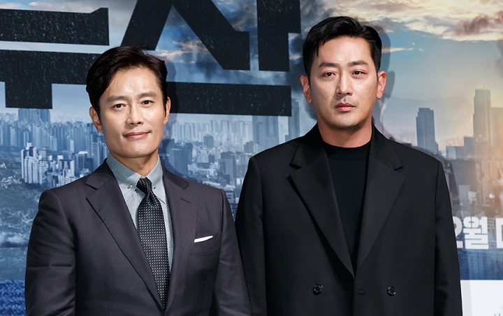 Lee Byung Hun dan Ha Jung Woo Bahas Bromance di Film 'Ashfall'