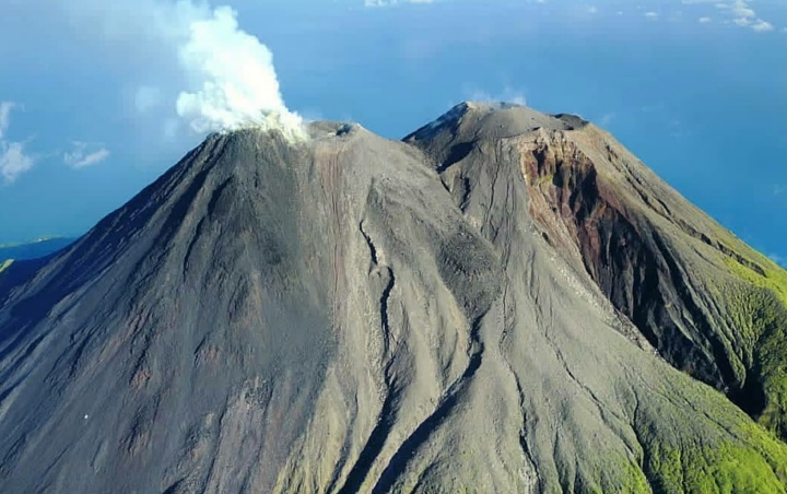 Gunung Karangetang Di Sulawesi Utara Terus Muntahkan Lava, Warga ...