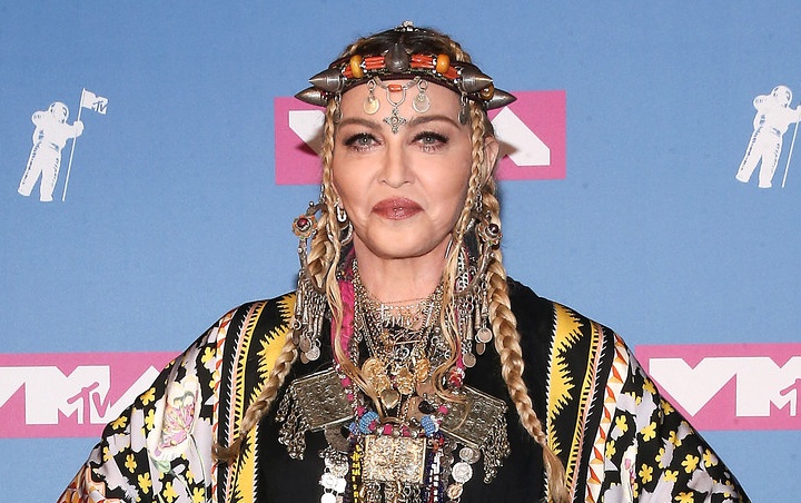 Intip Potret Pacar Brondong Madonna yang 36 Tahun Lebih Muda Berikut Ini
