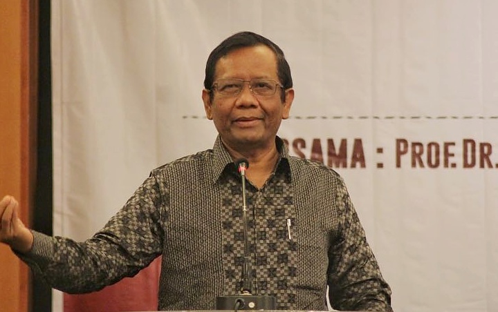 Pimpinan DPR Tuntut Mahfud MD Beri Penjelasan Soal 'UU Pesanan'