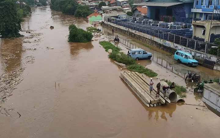 Banjir Jabodetabek di Tahun Baru Telan Banyak Korban Jiwa, Ada yang Tertimbun Hingga Tersetrum