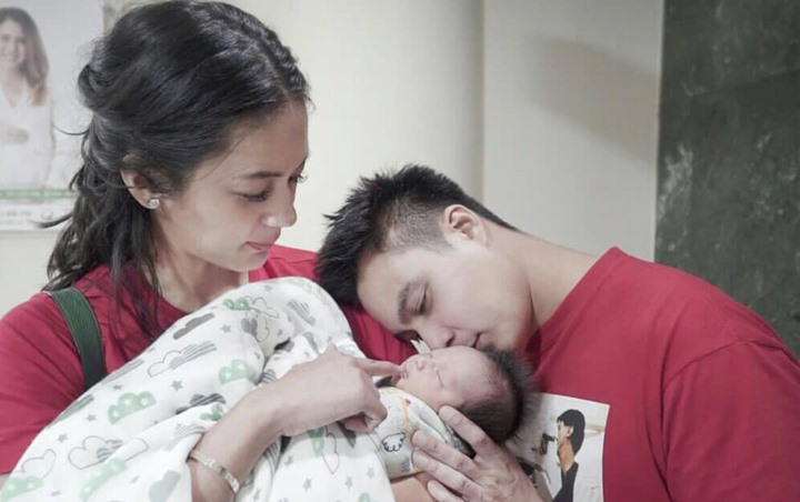 Baim Wong-Paula Verhoeven Gelar Akikah Sampai Potong 4 Kambing, Bayi Kiano Kok Malah Nggak Dibawa?