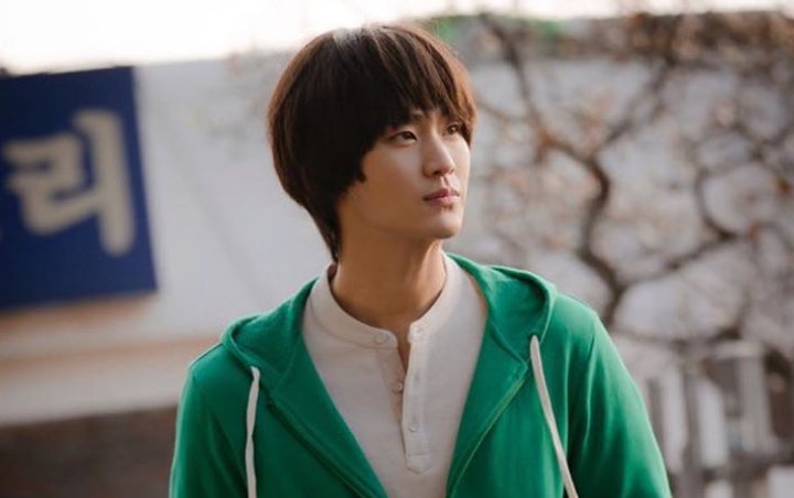 Kim Soo Hyun Bersenang-Senang di Lokasi Syuting 'Crash Landing on You', Tingkahnya Bikin Fans Ngakak