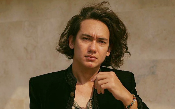 Adipati Dolken Sukses Bikin Netizen Gemas Saat Perdana Main Tik Tok