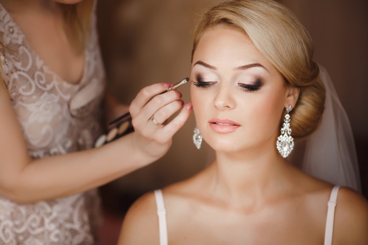 Selektif dalam Memilih Pakaian dan Makeup Pengantin Bisa Menciptakan Pesta Pernikahan yang Berkesan