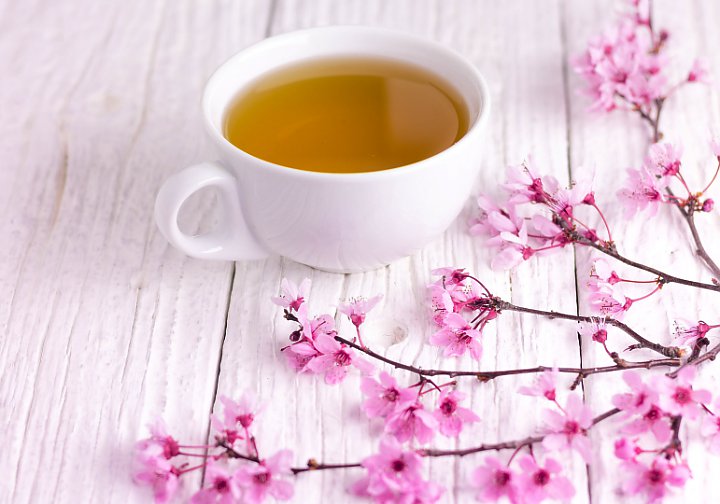 Nikmat dan Berkhasiat, Teh Bunga Sakura Juga Bisa Mengatasi Berbagai Masalah Kulit Loh