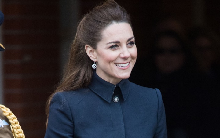 Langka, Kate Middleton Pakai Rok Ketat di Depan Umum