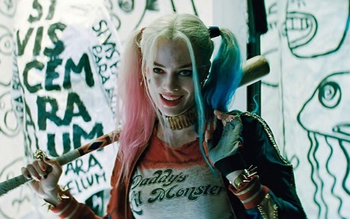 Harley Quinn Tampil dengan Rambut Merah-Hitam di First Look 'The Suicide Squad'