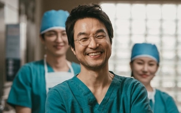 Perankan Master Kim, Han Suk Kyu Bahas Kemungkinan Season 3 'Romantic Doctor, Teacher Kim'