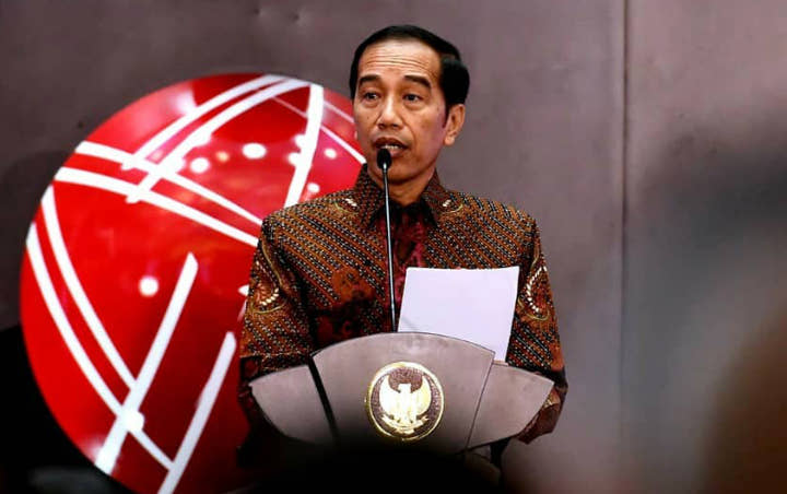 Jokowi Curhat Sering Ditawari Penggemuk Badan di Instagram