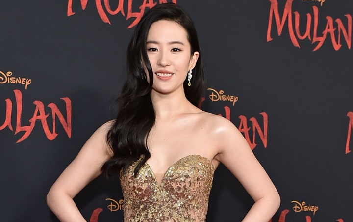 Inilah Potret Cantik Liu Yifei Tampil Bak Disney Princess di Premiere 'Mulan'