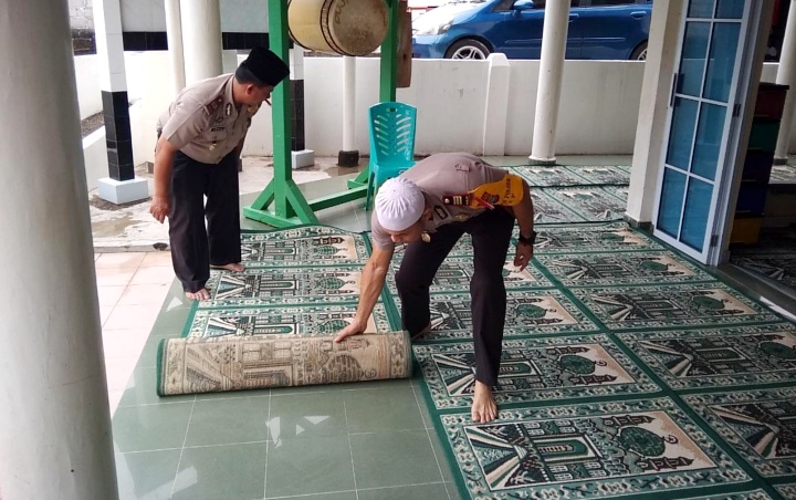 Jadi Media Penularan Corona, Menag Minta Karpet Masjid Digulung
