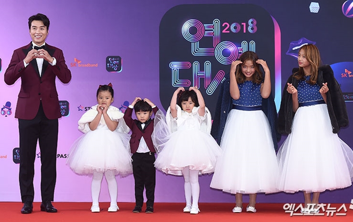 Tinggalkan 'Superman Is Back', Keluarga Lee Dong Gook Muncul di Program MBC Ini