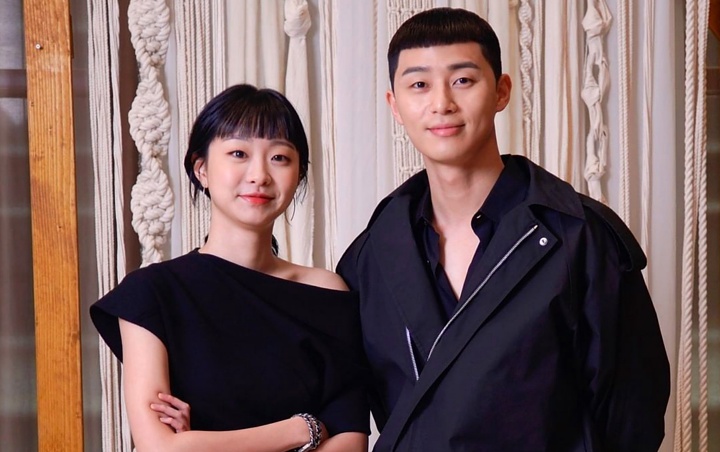  Kim  Da  Mi  dan Park  Seo  Joon  Terlihat Serasi di Hari 