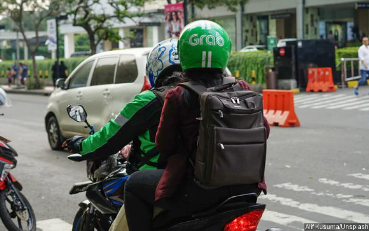 Cegah Penyebaran Corona, 600 Driver Ojol di Surabaya Disemprot Disinfektan