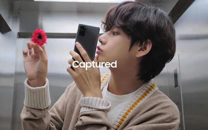 V Bangga Promosikan Ponsel Samsung, Member BTS Ini Terciduk Tak Setia?