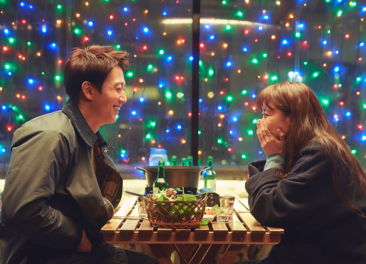 'Crazy Romance', Film Komedi Romantis Korea yang Cocok Kamu Tonton Saat di Rumah Aja