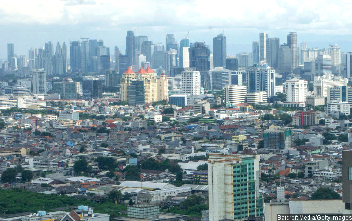 7 Seleb ini 'Bersyukur' atas Wabah Corona Lewat Foto-foto Langit Cerah Jakarta 