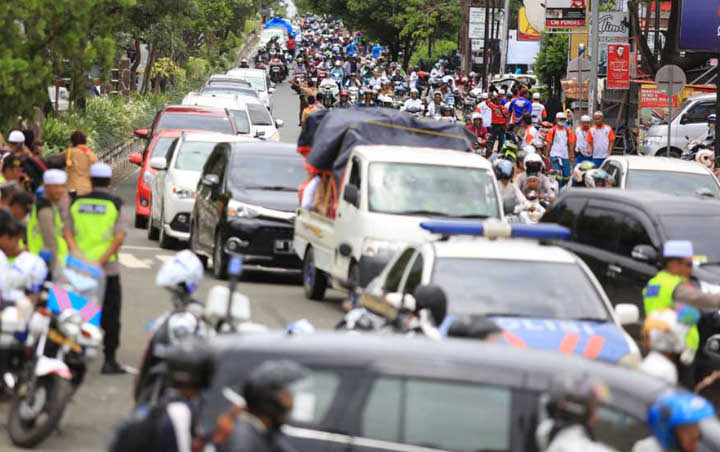 Hari Pertama PSBB Surabaya Raya, Masih Banyak Pengendara Roda 2 Tak Patuh Aturan