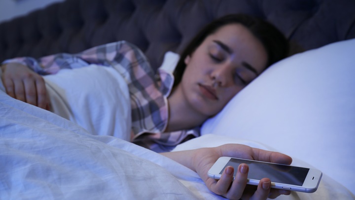 Tidur dengan Smartphone