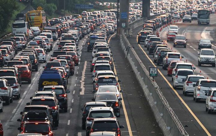 Biang Kerok Penyebab Macet Tiap Pagi di Tol Jakarta-Cikampek Saat Masa PSBB