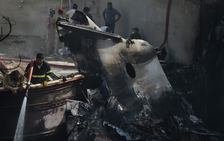 Penumpang Selamat Beri Kesaksian Soal Kecelakaan Pesawat Pakistan, Klaim Tidak Ada Tanda Kerusakan