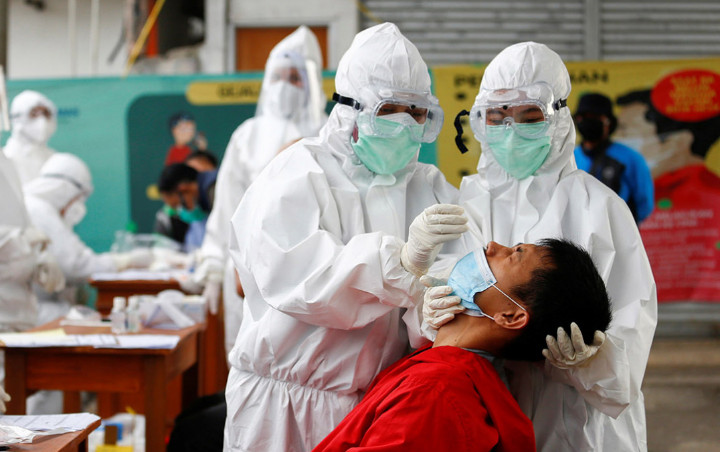 Targetkan Pandemi Corona Mereda Juli, Risma Kebut Tes Swab Massal di Surabaya