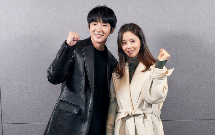 Lee Jun Ki Bohongi Moon Chae Won dan Pura-Pura Bahagia di Teaser 'Flower Of Evil'