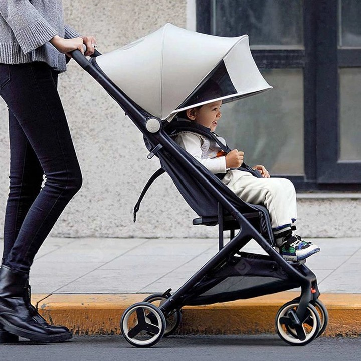 Pilih Stroller yang Sesuai dengan Berat Badan Bayi