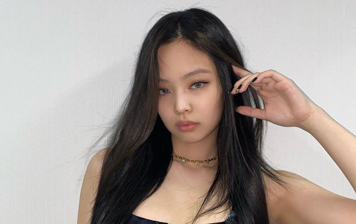 Kreatif Banget, Sabuk Chanel di Foto-Foto Baru Jennie BLACKPINK Ternyata Benda Ini