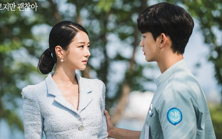 Kim Soo Hyun Diam-Diam Cium Seo Ye Ji di 'It's Okay to Not Be Okay', Netizen Gagal Fokus Pada Ini