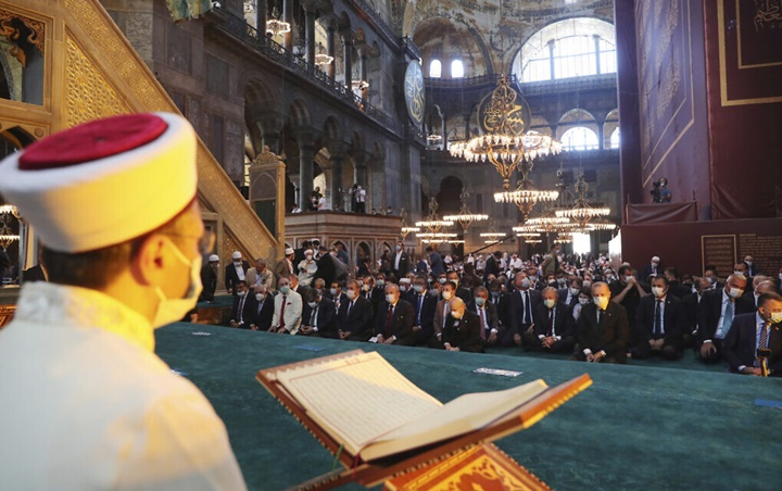 Khotbah Salat Jumat Pertama di Hagia Sophia Picu Kontroversi Karena Dianggap Hina Pendiri Turki