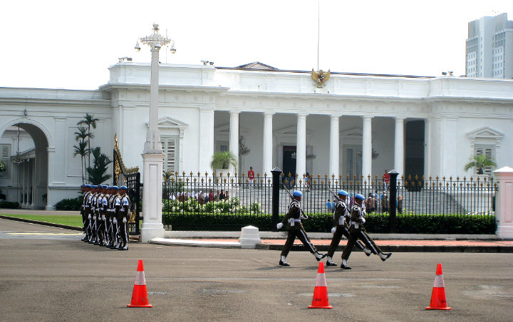 Masuk Istana Makin Ketat, Tamu Wajib Tes Swab Sebelum Temui Jokowi