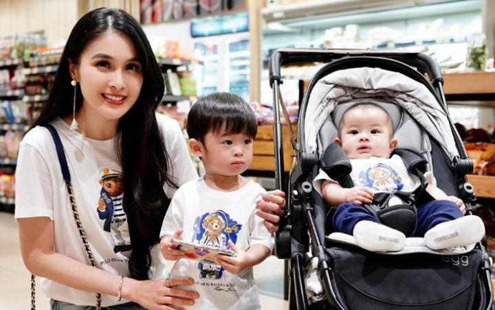 Putra Sandra Dewi 'Hancurkan' Estetik Rumah Mewah, Tawa Merdu Ayah Tampan Bikin Salfok