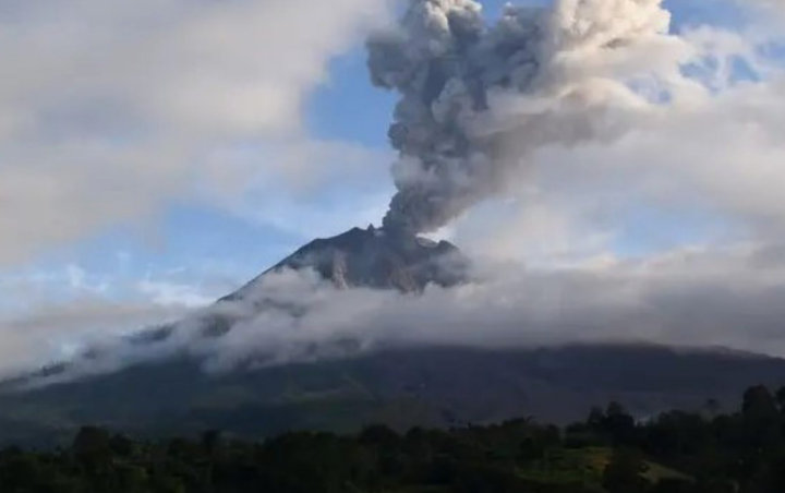 Gunung Sinabung Erupsi Lagi, Warga Diminta Waspada