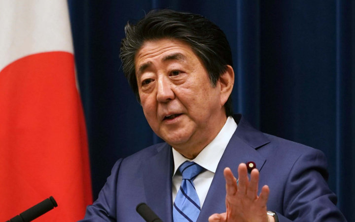 Diduga Kelelahan Tangani COVID-19, PM Jepang Shinzo Abe Masuk Rumah Sakit