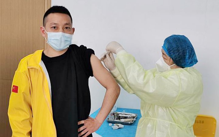 Tiongkok Ternyata Sudah Uji Coba Vaksin COVID-19 ke Paramedis Sejak Juli