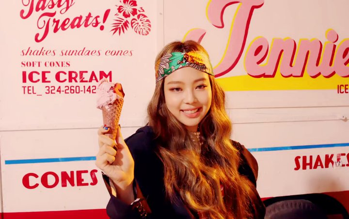 Jennie Ice Cream. Jennie Photoshoot Ice Cream. Jennie Ice Cream 2020. Блекпинк айс крем лиса в шубе.