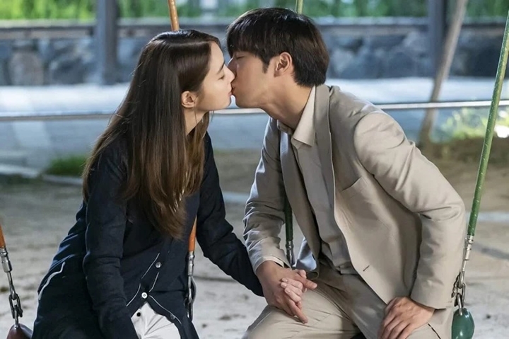 Lee Sang Yeob Menggigil Tiap Cium Bibir Lee Min Jung di \'Once Again\', Kenapa?